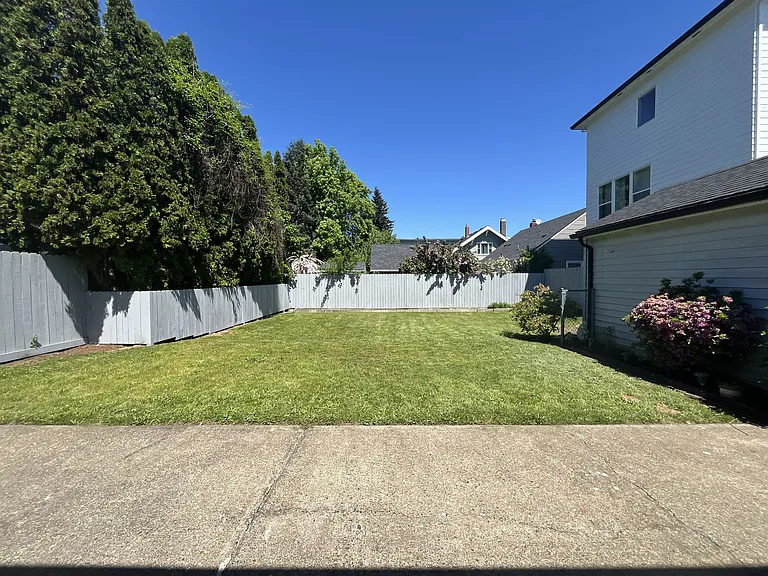2417 N Rosa Parks Way — Photo 40