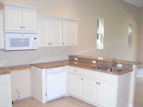 Gorgeous Granite Counters and Cabinetry