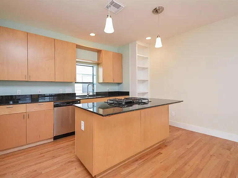 4122 Spencer St — Photo 18