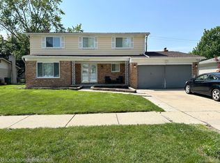 16240 Terra Bella St, Clinton Township, MI 48038