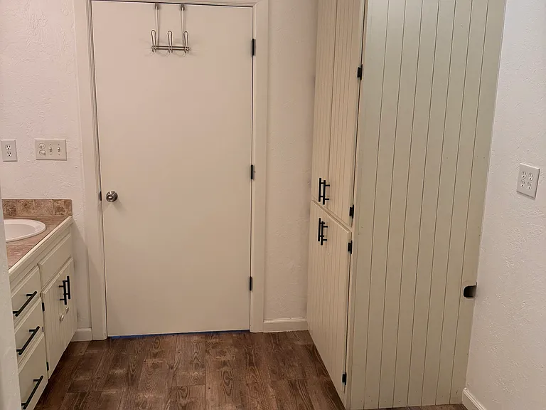 1020 S Morgan Rd — Photo 14