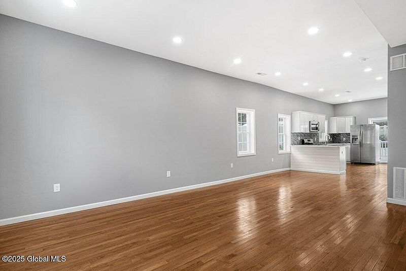 2nd image of 1511 8th Avenue