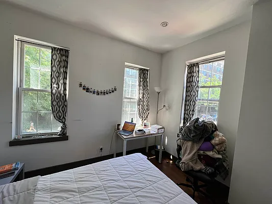 Rented by Delmark Realty LLC | media 20