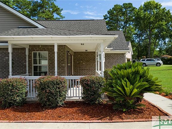 5th image of 143 Coldbrook Cir