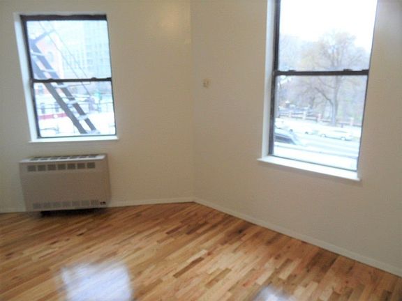 4th image of 67 W 109th St #2C