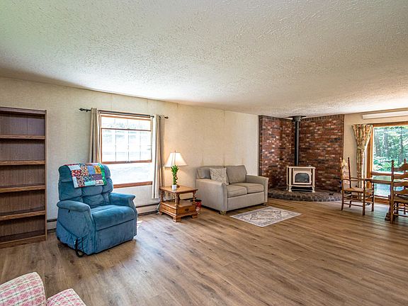 2nd image of 141 Red Eagle Brook Road
