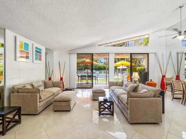 2427 Casitas Way, Palm Springs, CA 92264