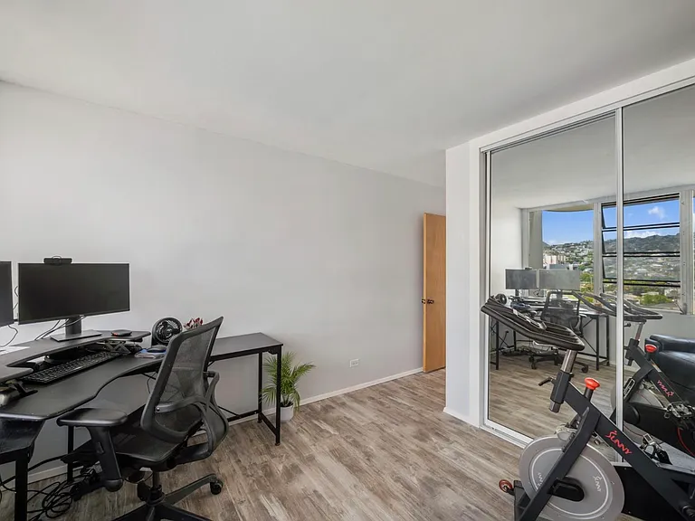2825 S King St #803 — Photo 10