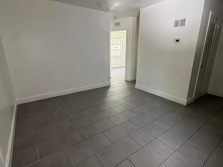 914 3rd St #2 — Photo 6