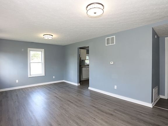 3rd image of 1357 Central Ave