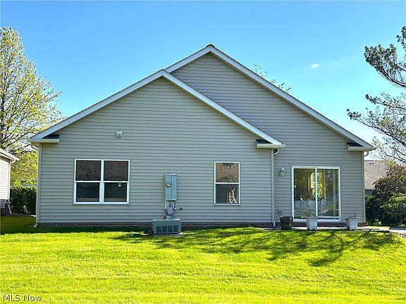 4th image of 135 Village Dr