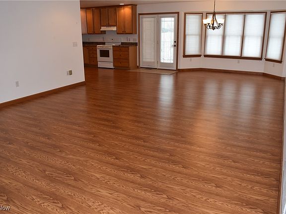 4th image of 53190 Poplar Dr