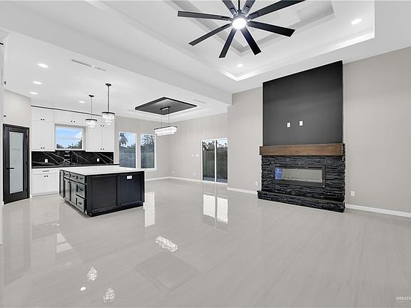 4th image of 2221 Blue Sky Dr