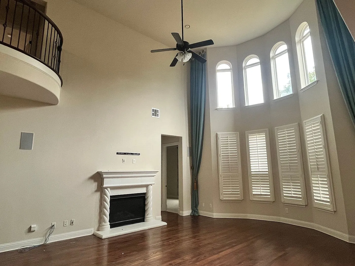 Stunning 5-Bedroom Home in Prestigious Gated Community in Frisco! — Photo 2