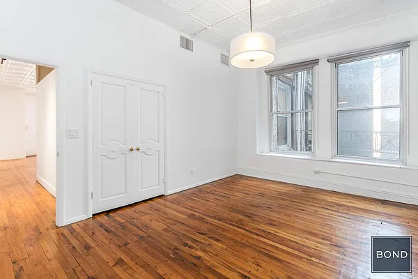 Rented by Bond New York | media 34