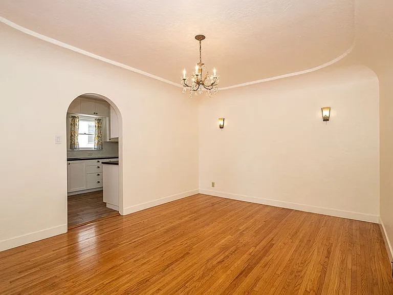 1221 S Sycamore Ave — Photo 14