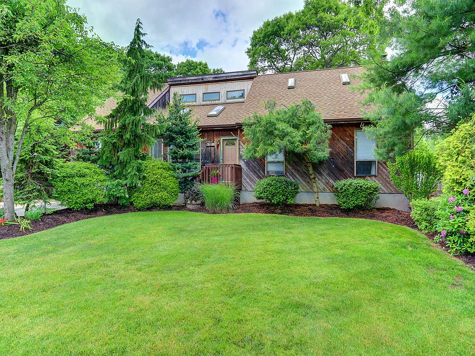 1st image of 249 Wavecrest Dr
