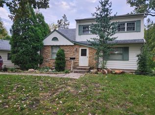 907 Shermer Rd, Northbrook, IL 60062