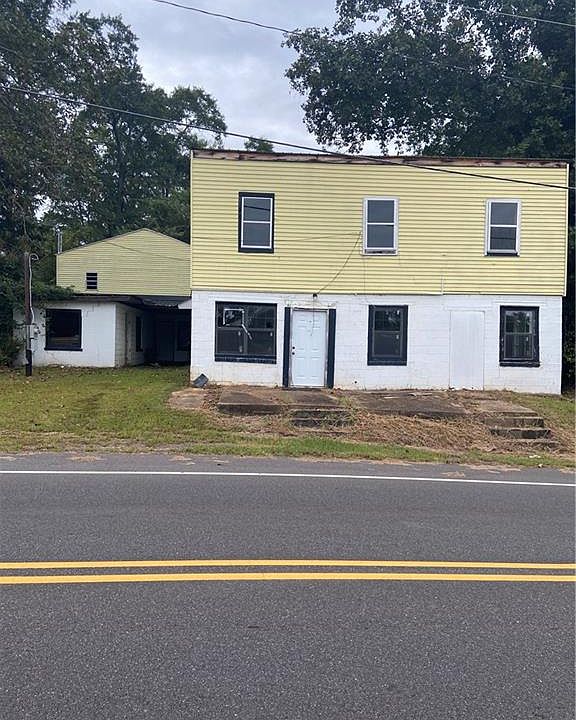 1st image of 418 Martin Luther King Dr SW