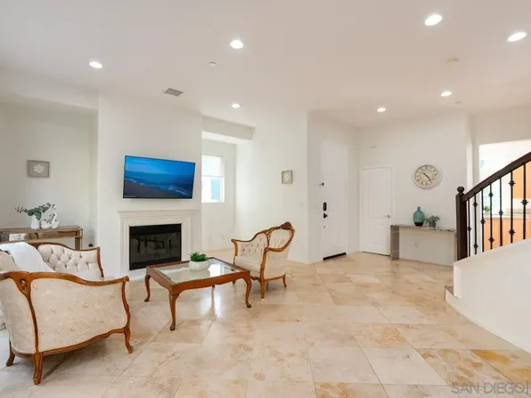 3822 Quarter Mile Dr, San Diego, CA 92130