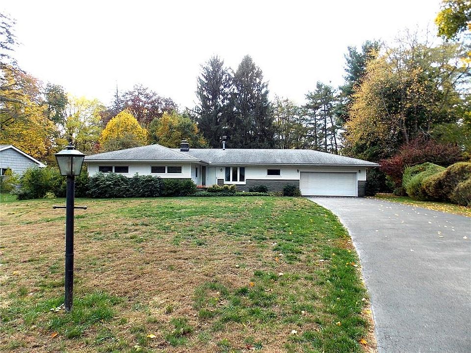1st image of 8 Larchwood Dr