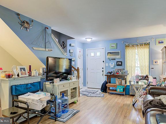 2nd image of 1839 Tiger Lily Cir