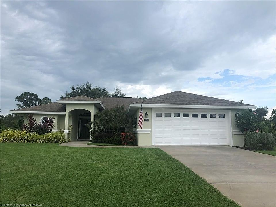 1st image of 426 Lake August Dr
