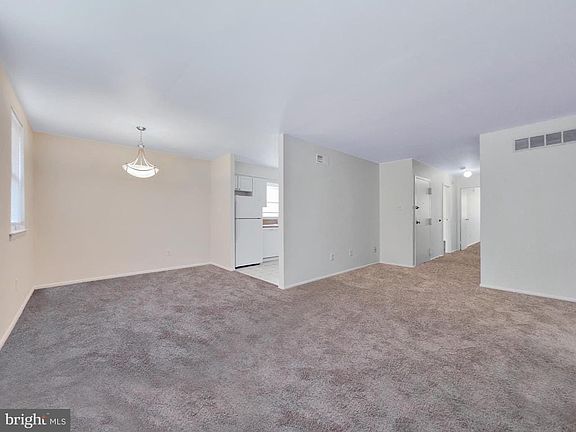 3rd image of 9754 E Roosevelt Blvd #2