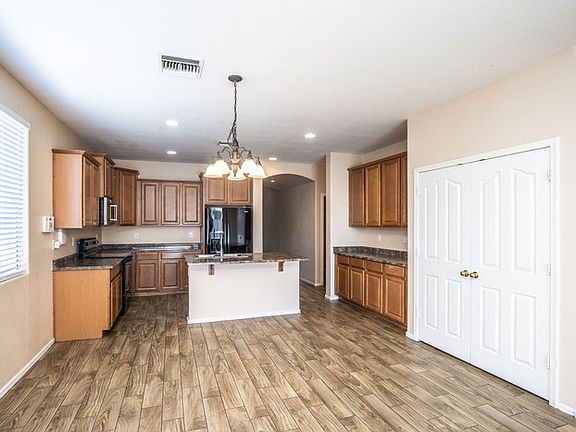 5th image of 7917 S 73rd Ln