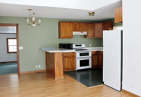 4th image of 605 Alamo Dr