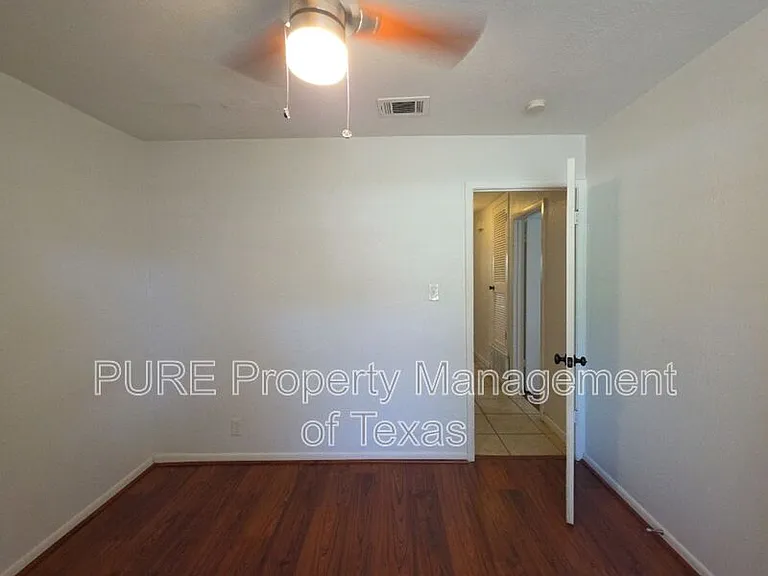 3000 Lakeside Dr — Photo 41