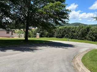 321 Kensington Dr, Morristown, TN 37814