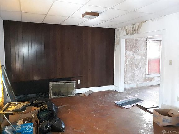 3rd image of 118 N Woodward Ave
