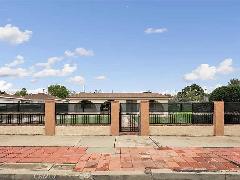 15059 Oro Grande St — Photo 23