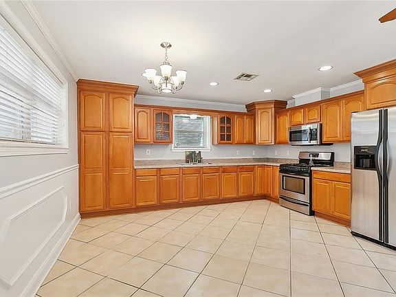 5th image of 3519 Pakenham Dr