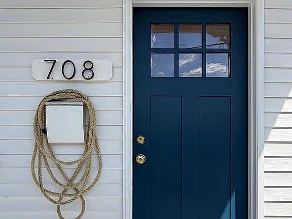 4th image of 708 Elm St