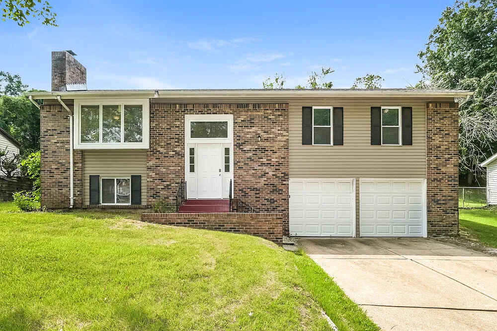 4 bed, 3.0 bath, 2027 sqft, $3,250 — Photo 1