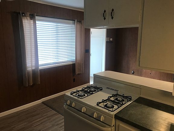 4th image of 518 Holmes Ln