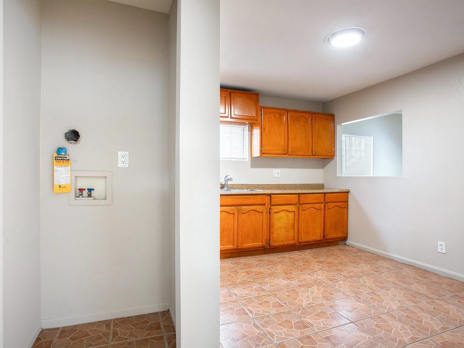 4 bed, 1300 sqft, $2,900 — Photo 2