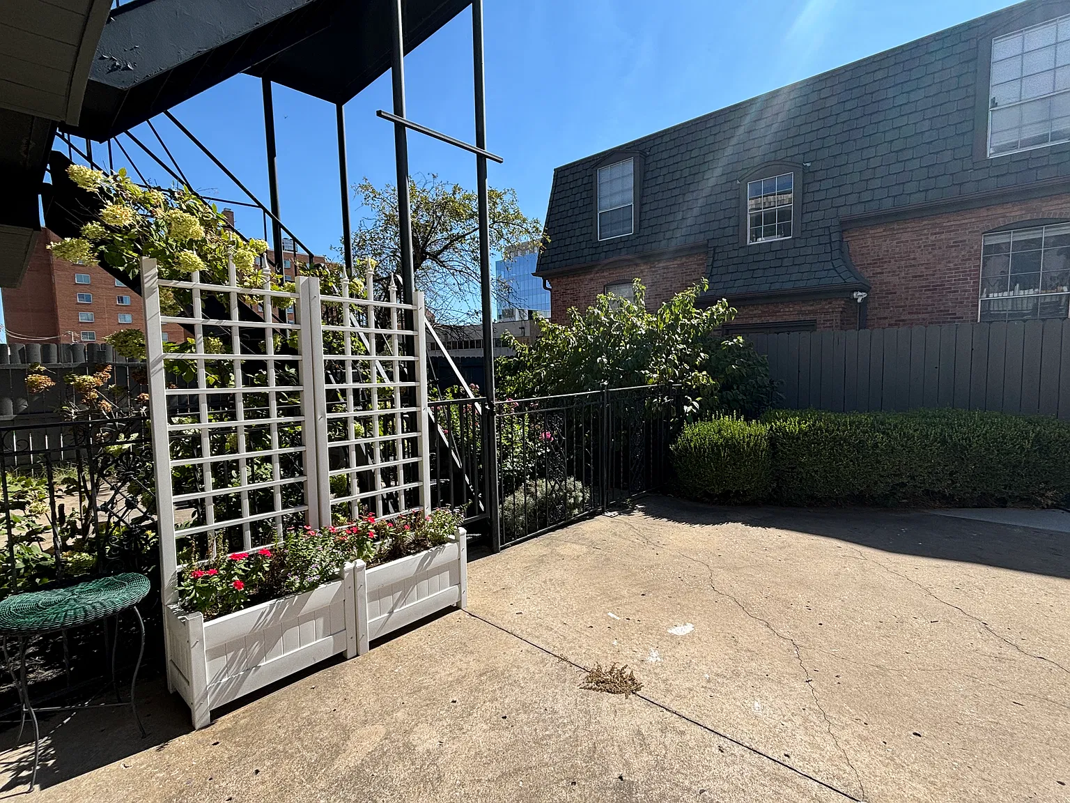 Belleview Apartments — Photo 1