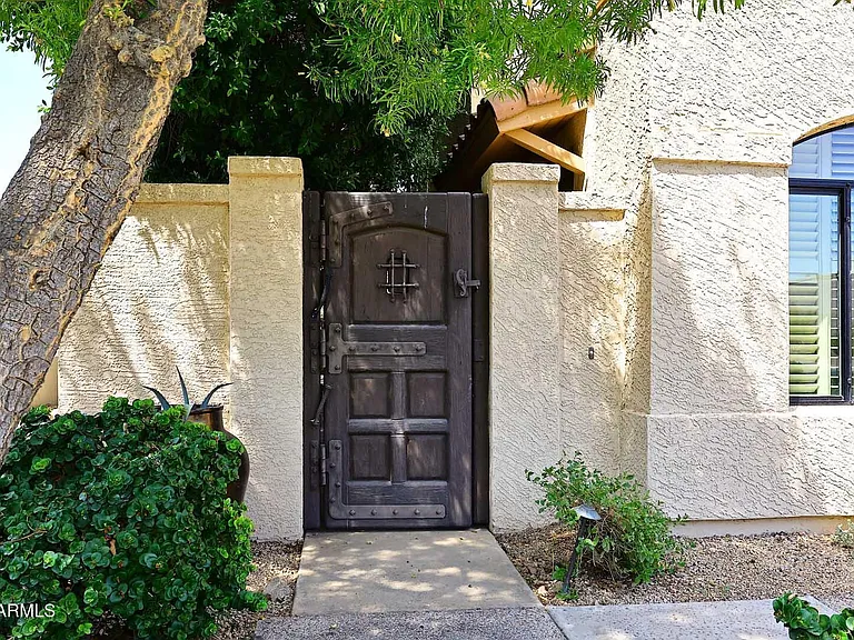 8100 E Camelback Rd #39 — Photo 3