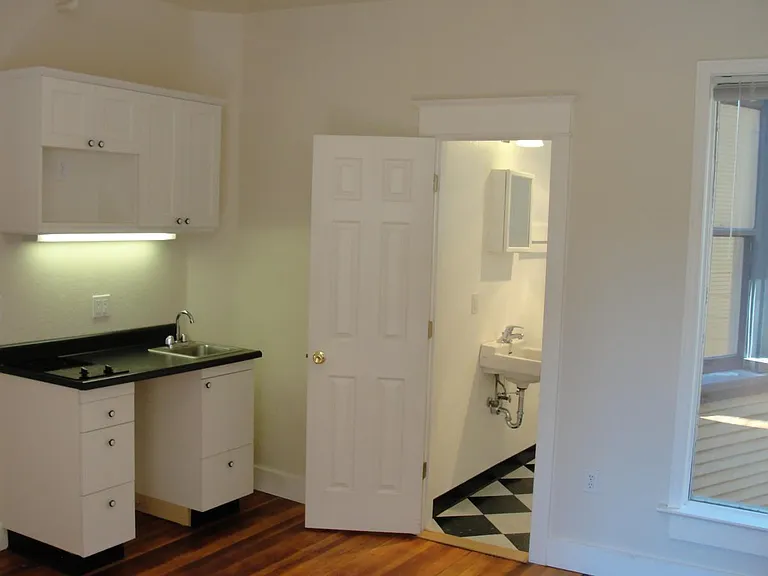2241 NW Hoyt St #109 — Photo 11