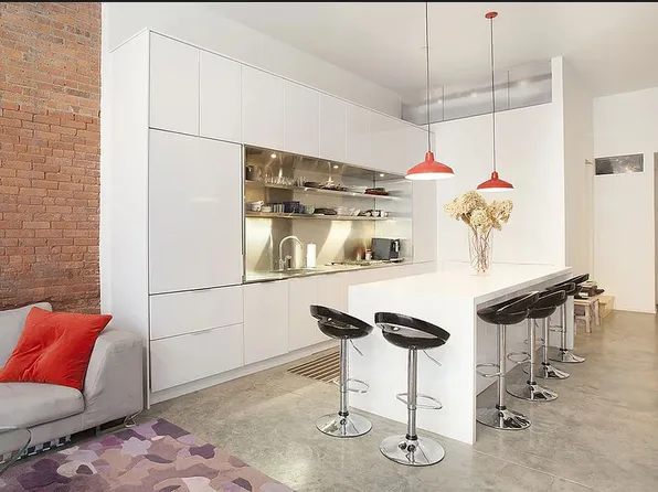 192 Water St APT 1W, Brooklyn, NY 11201