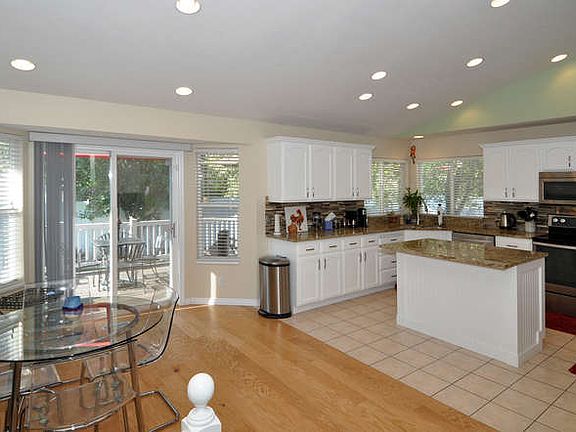 3rd image of 242 E Cranberry Hill Dr