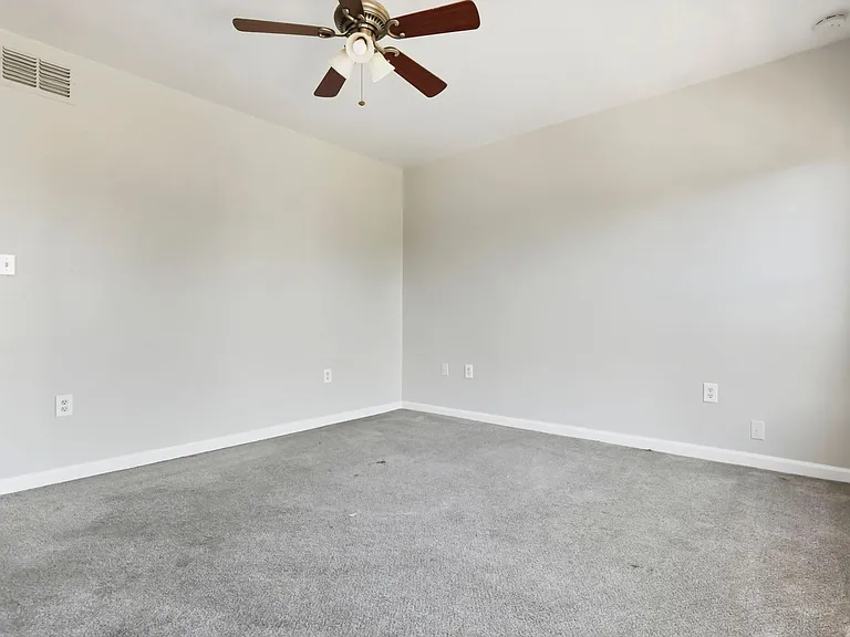 347-349 1/2 E Welch Ave — Photo 11