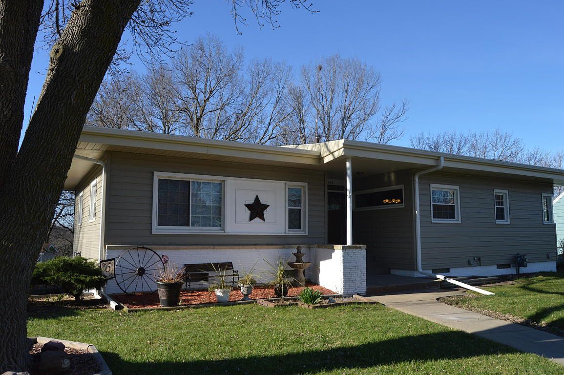 468 Elmwood Dr, Council Bluffs, IA 51503 Zillow