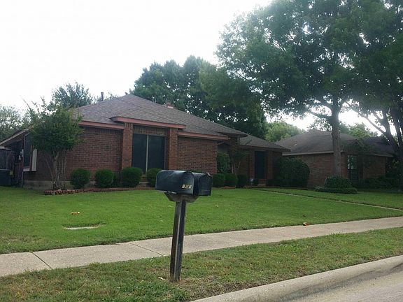 3rd image of 812 Creekview Dr