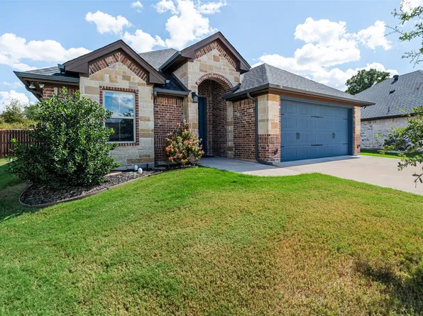 229 Jacinth Ln, Granbury, TX 76049