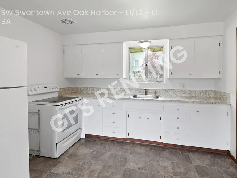 1380 SW Swantown Ave #L1 — Photo 2