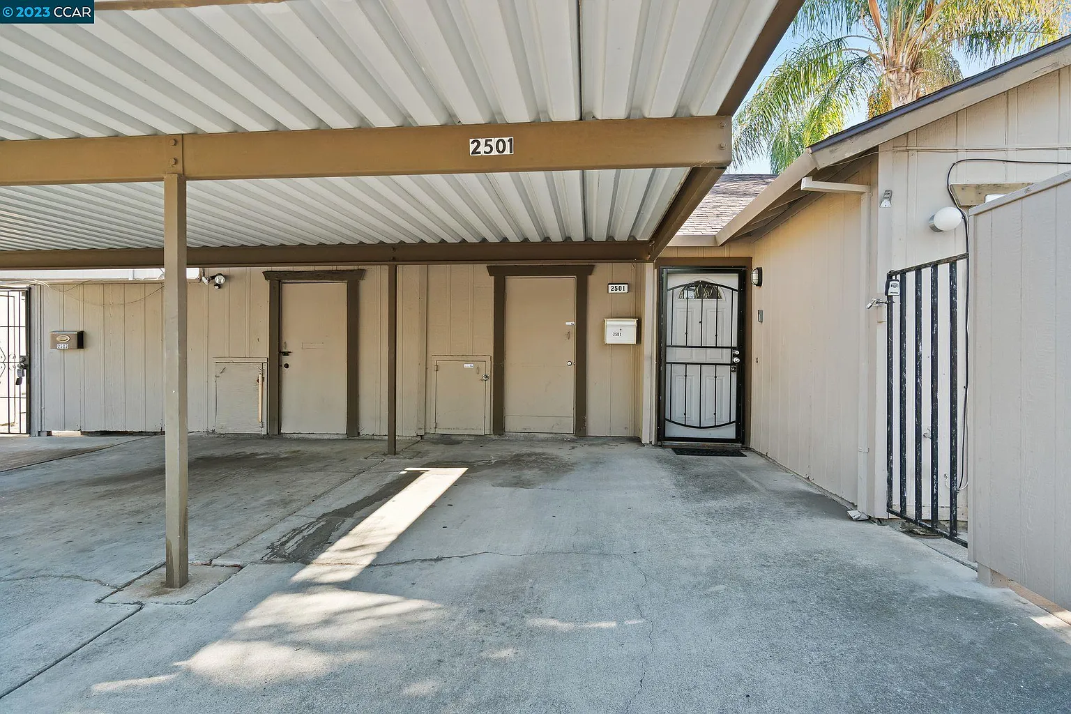 2501 Georgetown Ln photo 1